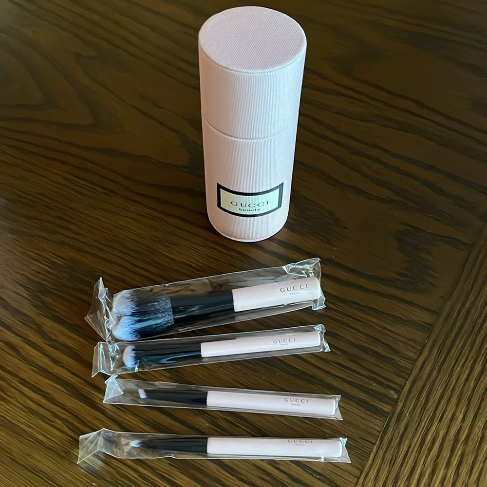 Gucci Blush Pink Makeup Brush Collection - Picture 5 of 5